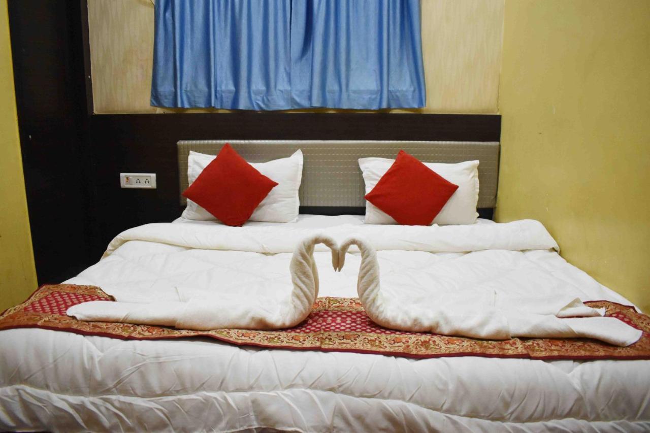 Hotel Mrk Варанасі Екстер'єр фото