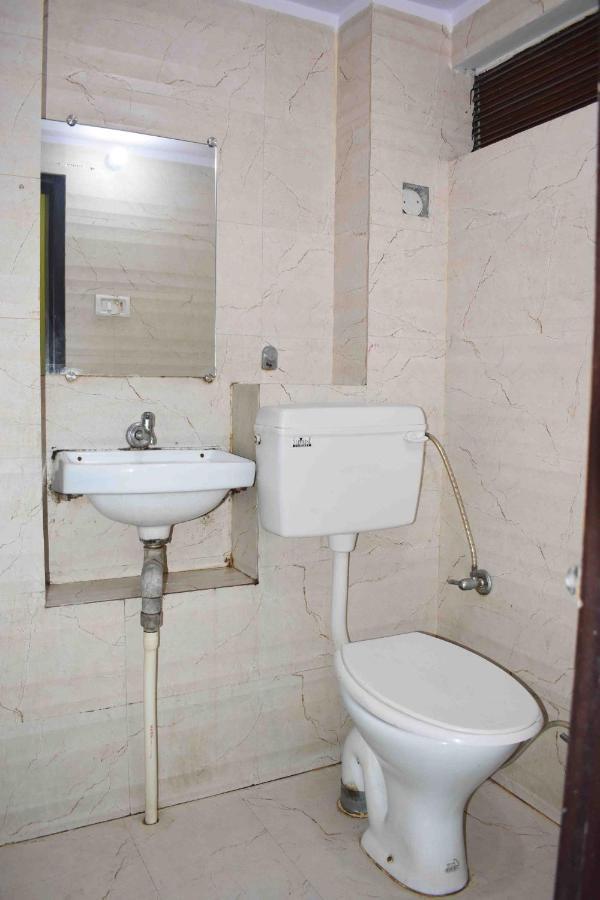 Hotel Mrk Варанасі Екстер'єр фото