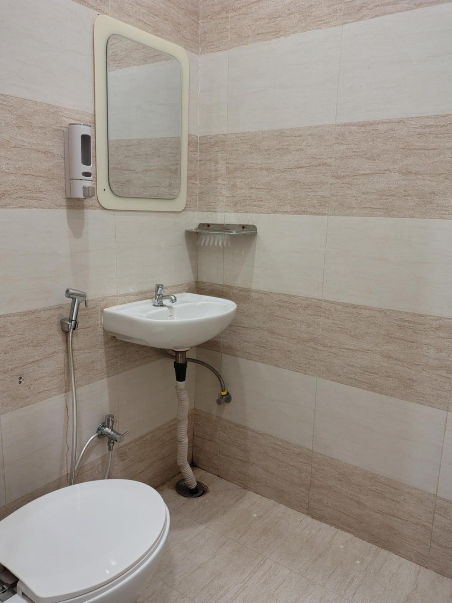 Hotel Mrk Варанасі Екстер'єр фото