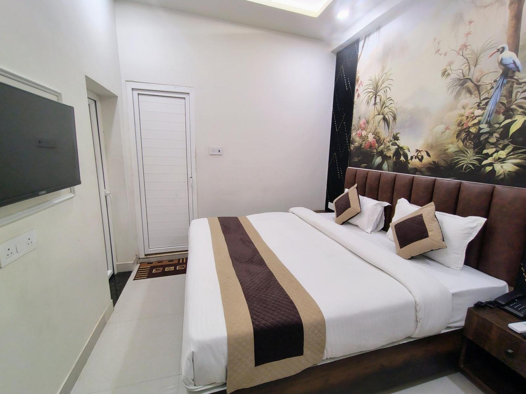 Hotel Mrk Варанасі Екстер'єр фото